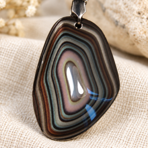 pendentif forme libre en obsidienne du mexique (copie)